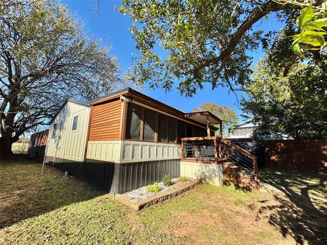 349 Northridge Drive, Gainesville, TX 76240