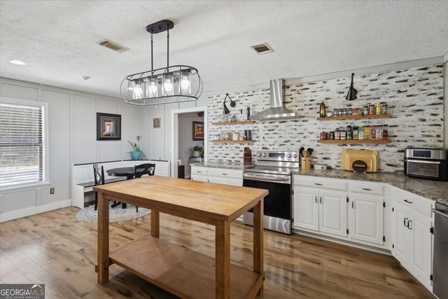 1435 Bennett Crossing, Jesup, GA 31545