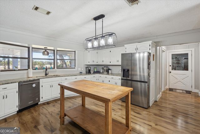 1435 Bennett Crossing, Jesup, GA 31545