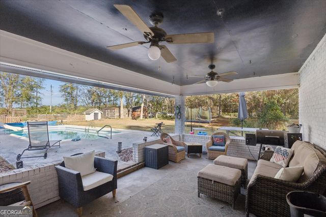 1435 Bennett Crossing, Jesup, GA 31545