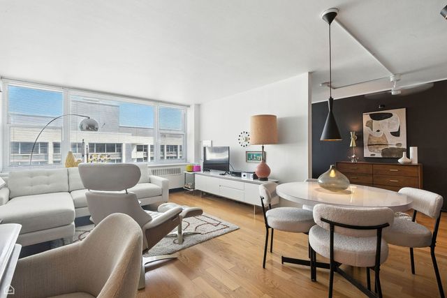 4250 N Marine Drive 2913, Chicago, IL 60613