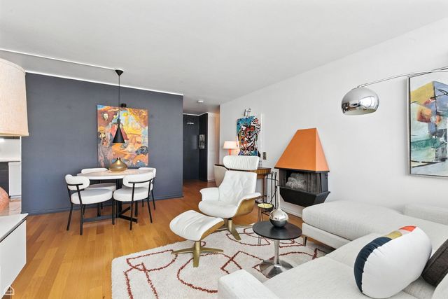 4250 N Marine Drive 2913, Chicago, IL 60613