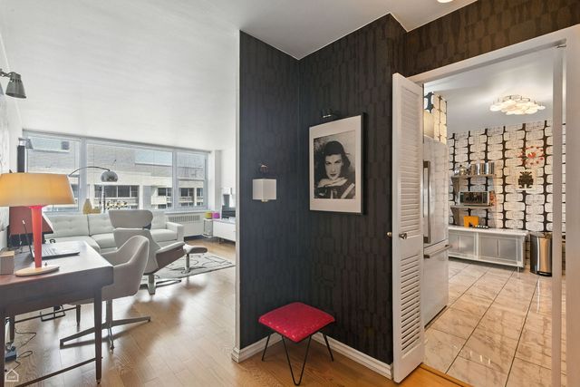 4250 N Marine Drive 2913, Chicago, IL 60613
