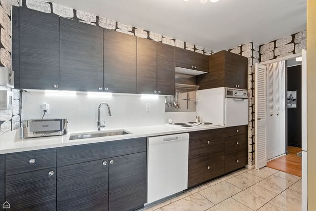 4250 N Marine Drive 2913, Chicago, IL 60613