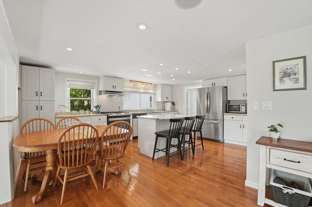 12 Pleasant Cir, Canton, MA 02021