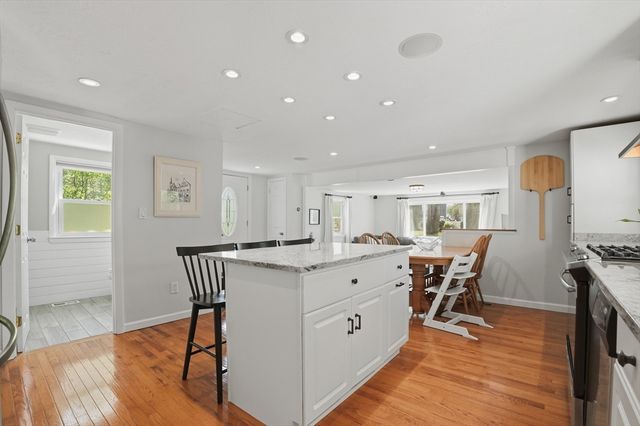 12 Pleasant Cir, Canton, MA 02021