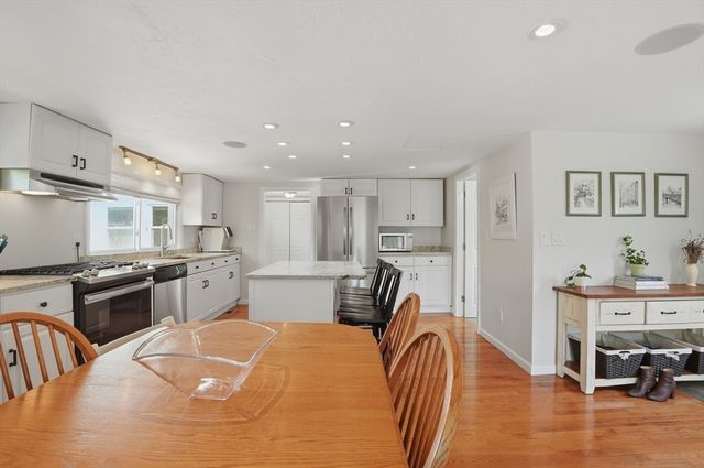 12 Pleasant Cir, Canton, MA 02021