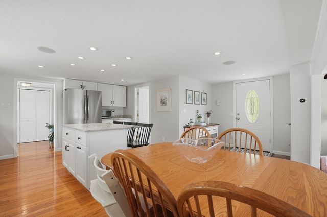 12 Pleasant Cir, Canton, MA 02021