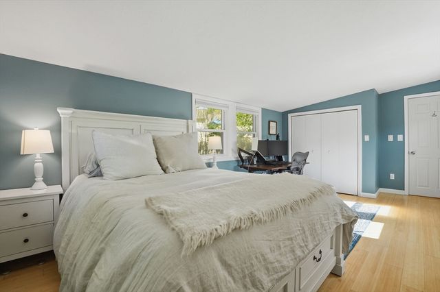 12 Pleasant Cir, Canton, MA 02021