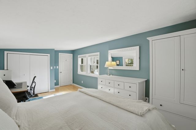 12 Pleasant Cir, Canton, MA 02021