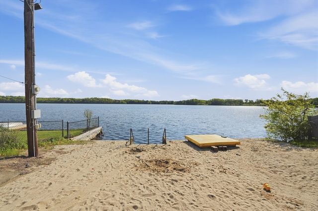 12 Pleasant Cir, Canton, MA 02021