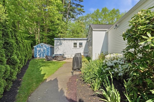 12 Pleasant Cir, Canton, MA 02021