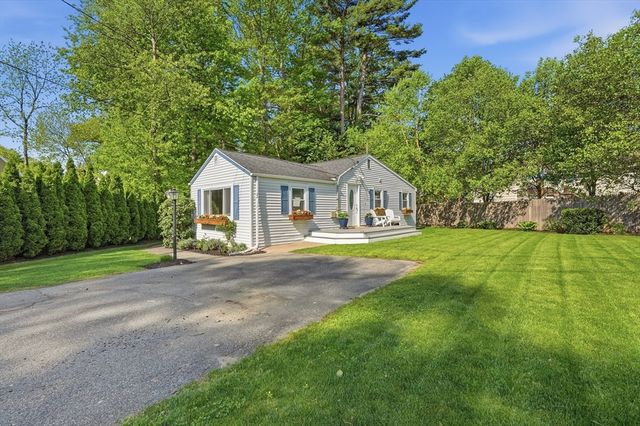 12 Pleasant Cir, Canton, MA 02021