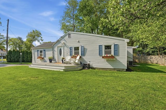 12 Pleasant Cir, Canton, MA 02021
