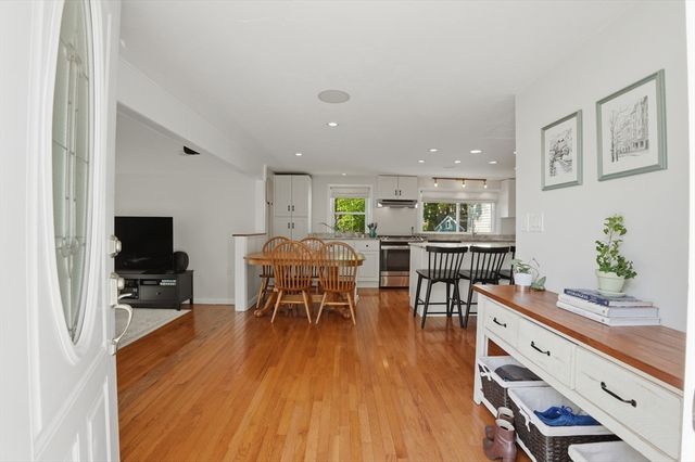 12 Pleasant Cir, Canton, MA 02021