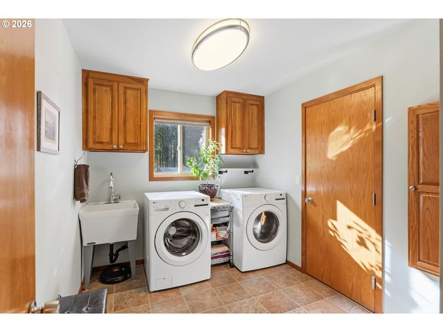 16532 Sw HOLLY HILL Rd, Hillsboro, OR 97123