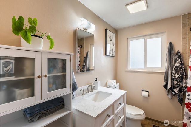 528 E Sharon Avenue, Moses Lake, WA 98837