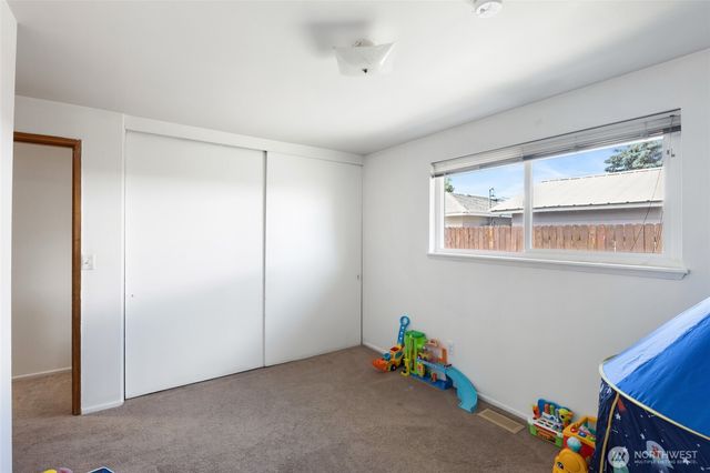 528 E Sharon Avenue, Moses Lake, WA 98837
