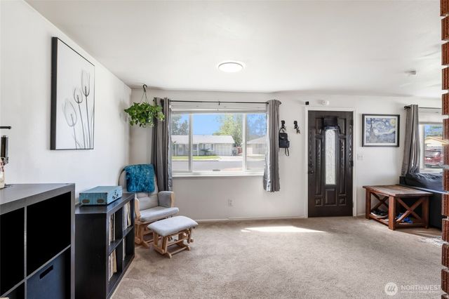 528 E Sharon Avenue, Moses Lake, WA 98837