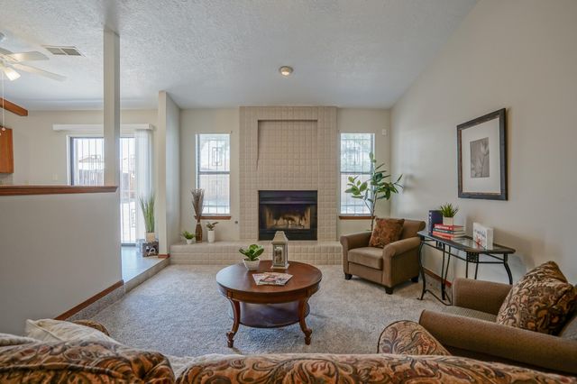 5609 Wingate Avenue NW, Albuquerque, NM 87120