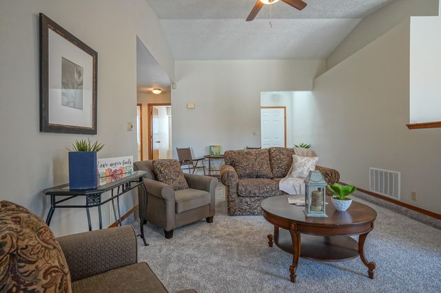 5609 Wingate Avenue NW, Albuquerque, NM 87120