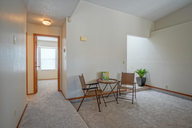 5609 Wingate Avenue NW, Albuquerque, NM 87120