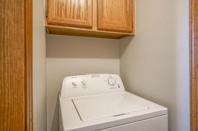 5609 Wingate Avenue NW, Albuquerque, NM 87120