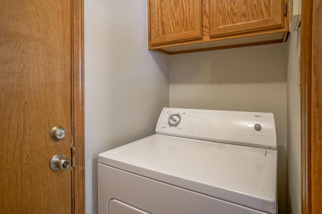 5609 Wingate Avenue NW, Albuquerque, NM 87120