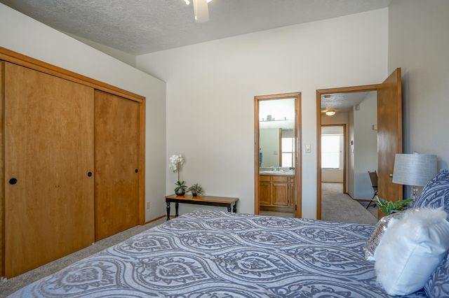 5609 Wingate Avenue NW, Albuquerque, NM 87120