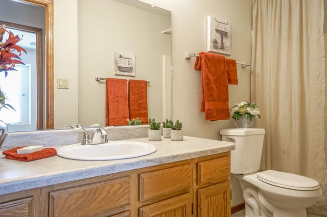 5609 Wingate Avenue NW, Albuquerque, NM 87120