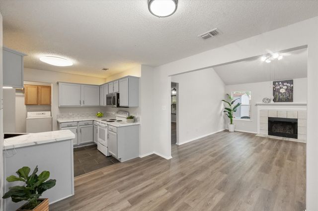 653 Ozark Avenue, Burleson, TX 76028