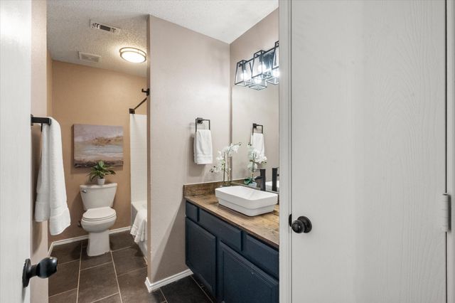 653 Ozark Avenue, Burleson, TX 76028