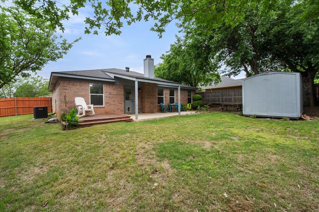 653 Ozark Avenue, Burleson, TX 76028