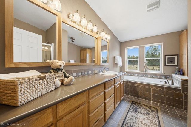 15010 W 4 Mound Rd, Nine Mile Falls, WA 99026
