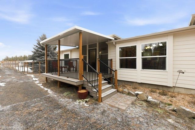 15010 W 4 Mound Rd, Nine Mile Falls, WA 99026