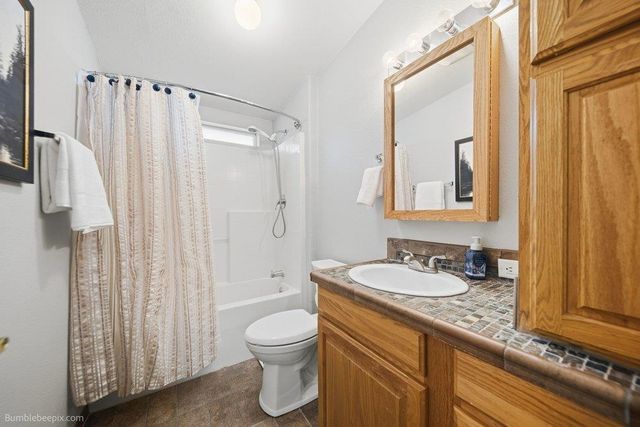 15010 W 4 Mound Rd, Nine Mile Falls, WA 99026