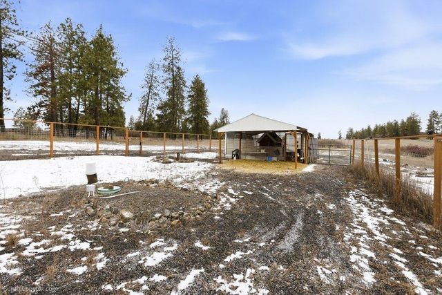15010 W 4 Mound Rd, Nine Mile Falls, WA 99026