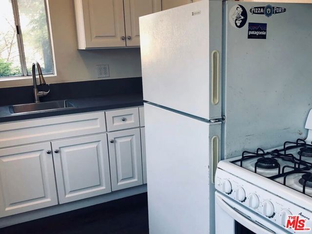 834 Laguna Avenue, Los Angeles, CA 90026