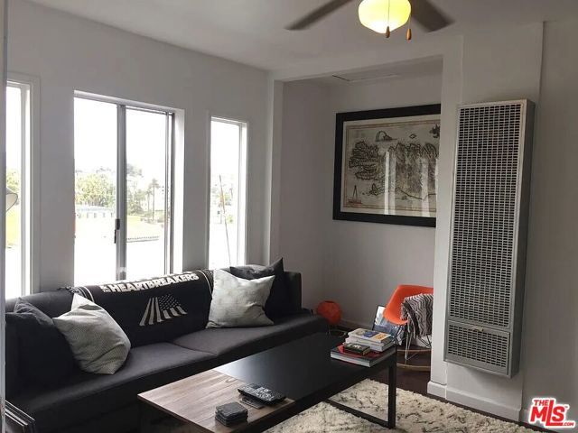 834 Laguna Avenue, Los Angeles, CA 90026
