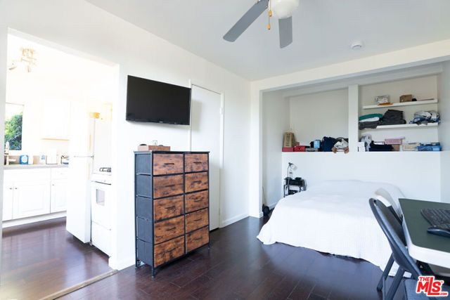 834 Laguna Avenue, Los Angeles, CA 90026