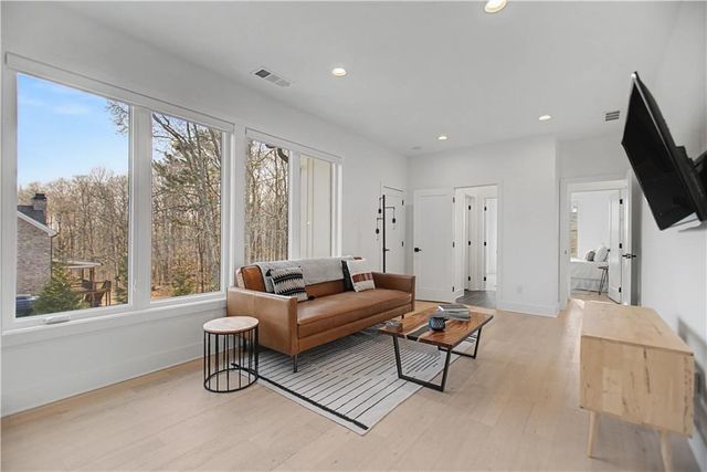 5306 Weeping Creek Trail, Flowery Branch, GA 30542