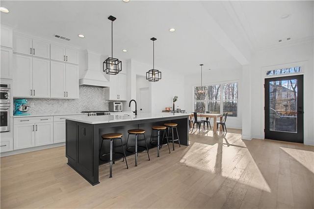 5306 Weeping Creek Trail, Flowery Branch, GA 30542