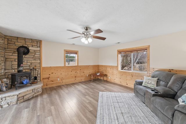 37625 Eleanor Avenue, North Branch, MN 55056