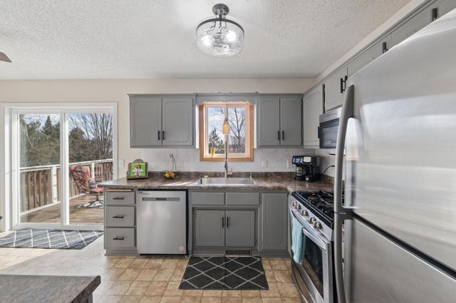 37625 Eleanor Avenue, North Branch, MN 55056