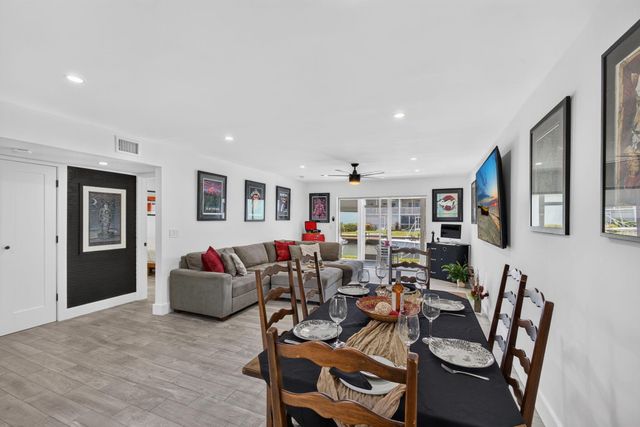 110 Wettaw Lane 106, North Palm Beach, FL 33408