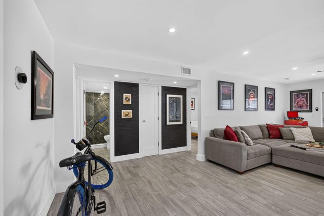 110 Wettaw Lane 106, North Palm Beach, FL 33408