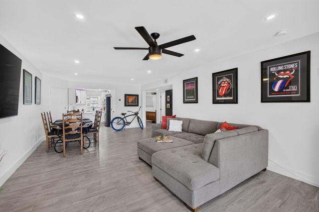 110 Wettaw Lane 106, North Palm Beach, FL 33408