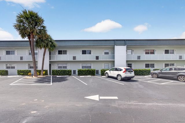 110 Wettaw Lane 106, North Palm Beach, FL 33408
