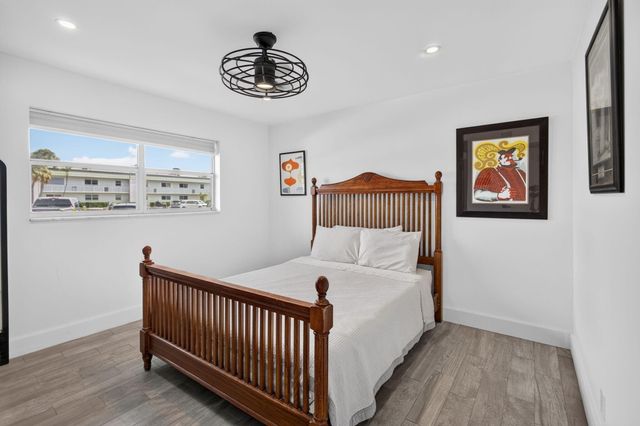 110 Wettaw Lane 106, North Palm Beach, FL 33408