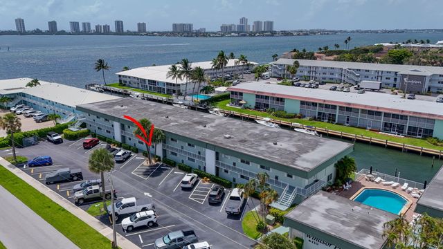 110 Wettaw Lane 106, North Palm Beach, FL 33408